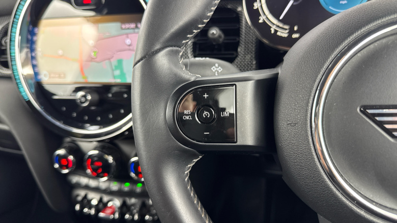 MINI Hatchback 1.5 Cooper Exclusive 3dr Auto Petrol Hatchback